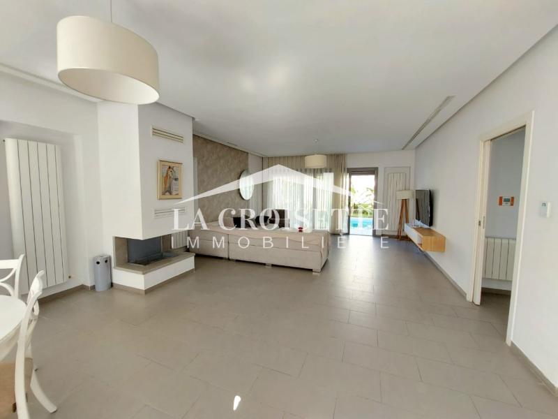 Triplex S+3 avec piscine à Gammarth